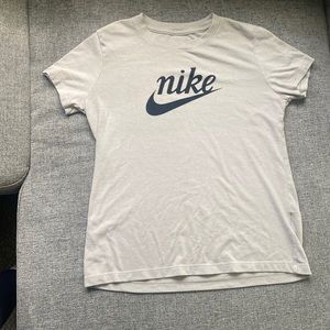 Nike t-shirt. Size small